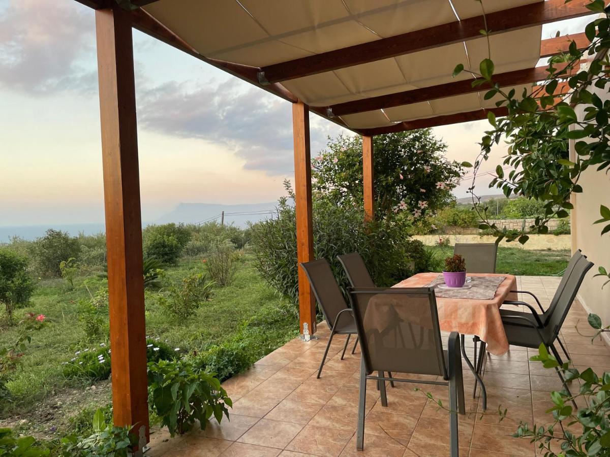 Chrissi'S House With Garden And Sea View Zerviana Villa Kissamos Luaran gambar